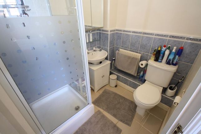 Town house for sale in Rose Park Close, Yeading, Hayes