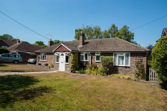 4 bed detached bungalow for sale in New Road, Rotherfield, Crowborough TN6