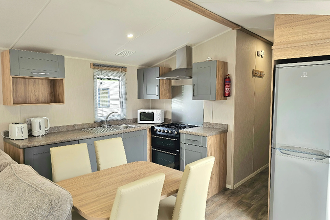 Brynteg Country And Leisure Retreat, Llanrug, Gwynedd photo 5