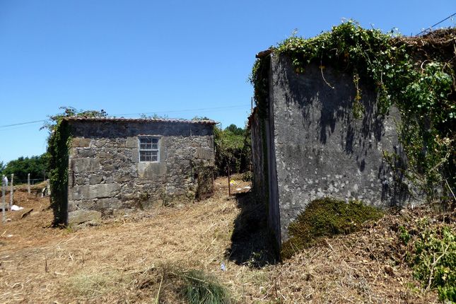 Farmhouse for sale in P674, House In Ruins And Land To Recover, Portugal