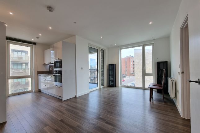 Flat 20, Colliford Court, Edgware photo 3