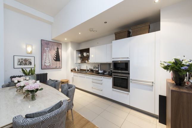 Thumbnail Flat to rent in Battersea Park Road, London