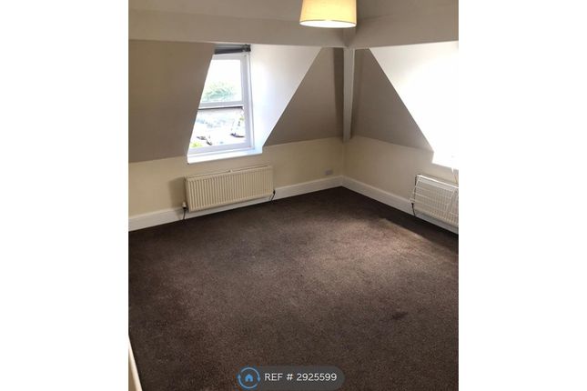 Flat  Trinity Buildings, Trinity Avenue Llandudno, Conwy photo 3