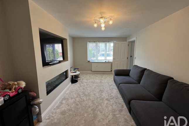 6, Bowers Close, Basildon photo 4