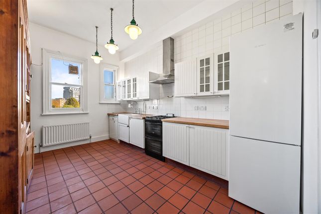 Flat 10 Rosslyn Mansions, 21, Goldhurst Terrace, London photo 4