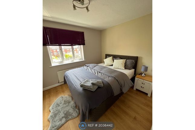 Thumbnail Room to rent in Vine Close, Basildon