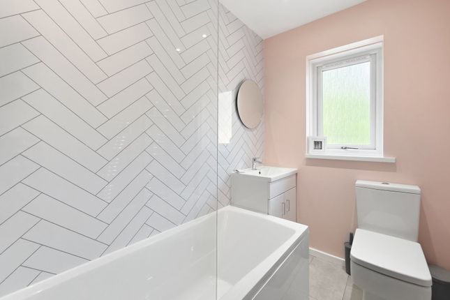 15, Brynawel, Caerphilly photo 2