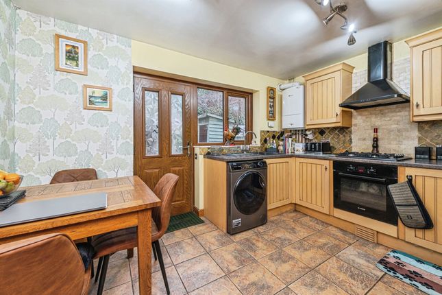 95, High Road, DEWSBURY photo 3