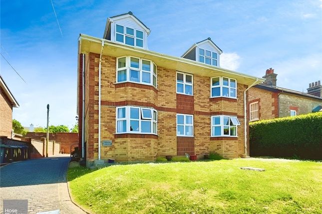 2-bed flat on Flat 5 , Shiner Court,, Nettlestone Green, Isle of Wight, £107,500