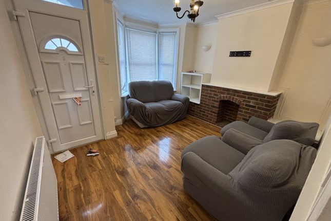 21, Curzon Road, Chatham photo 2