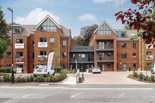 Thumbnail Flat for sale in Woodcote Valley Road, Medford House, Purley