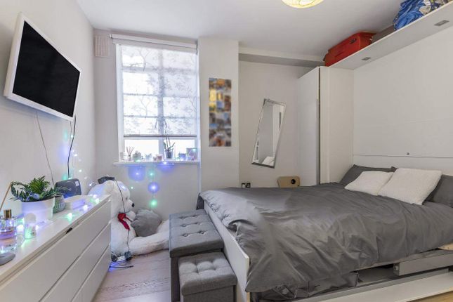 Studio for sale in Hatherley Grove, London