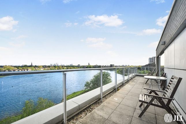 Flat for sale in Waterside Apartments, Goodchild Road