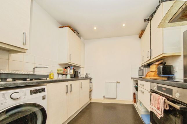 Flat 702, Avalon Court, 1, Great Whip Street, Suffolk photo 4