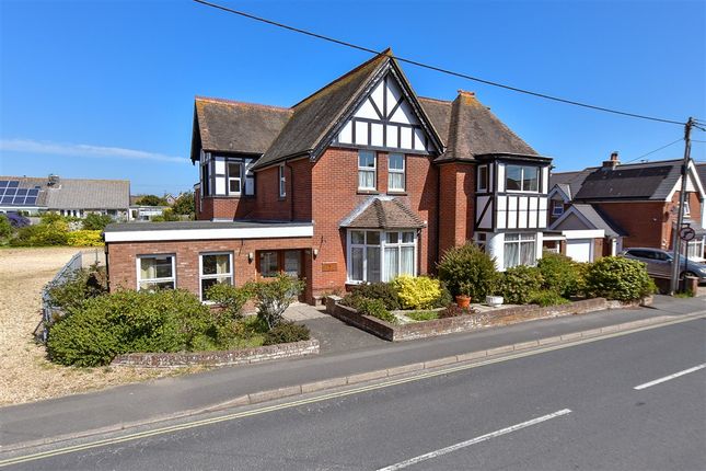 The Avenue, Totland Bay photo 2