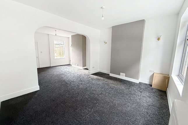4 Meir View, Stoke on Trent photo 5