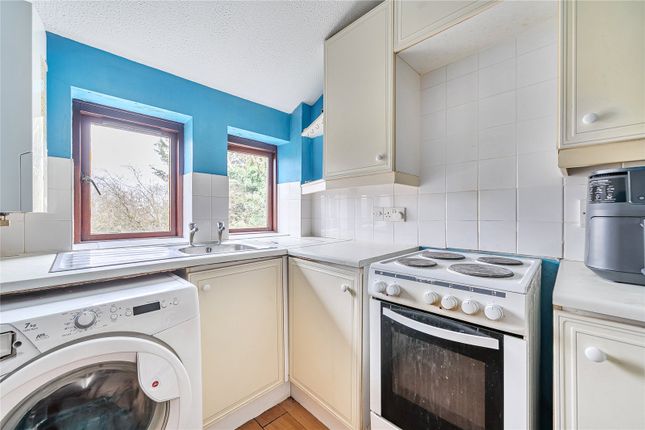 5, Milne Court, Enfield photo 4