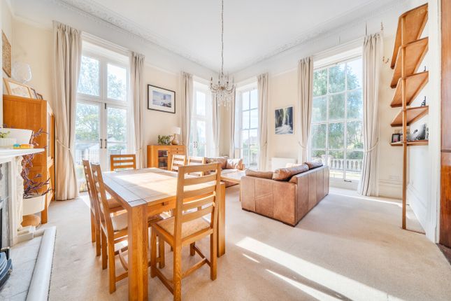 Flat 12,, Hatherley Court, Cheltenham photo 2