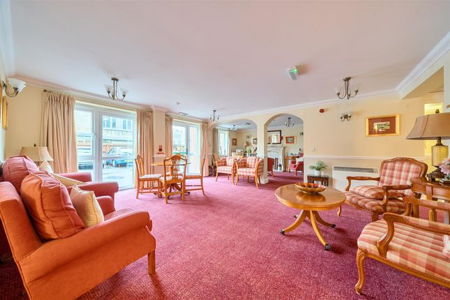14, Betjeman Court, Wantage photo 4