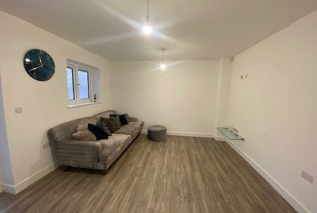 2 Clevedon House, Merton Avenue, Longfield photo 3