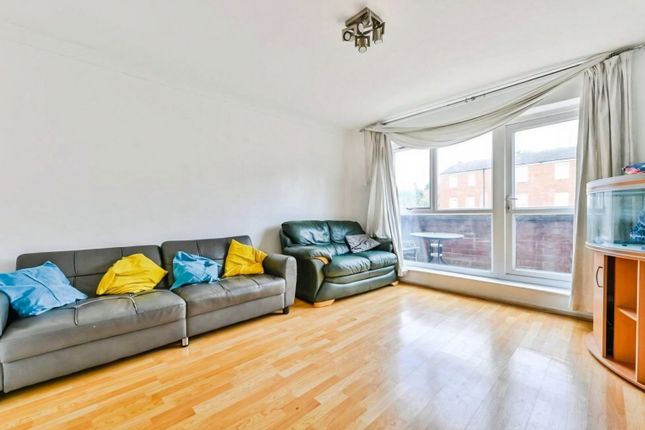 21, Mundford Road, London photo 3