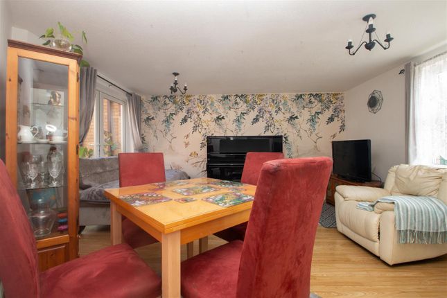33, Rhodes Place, Milton Keynes photo 5
