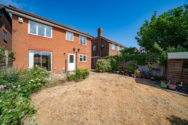 7 Sherbourne Close, Hemel Hempstead photo 4
