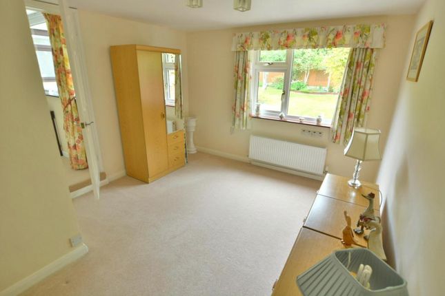17, Park Homer Drive, Colehill photo 2