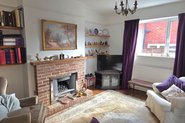 44, The Avenue, Totland Bay photo 3
