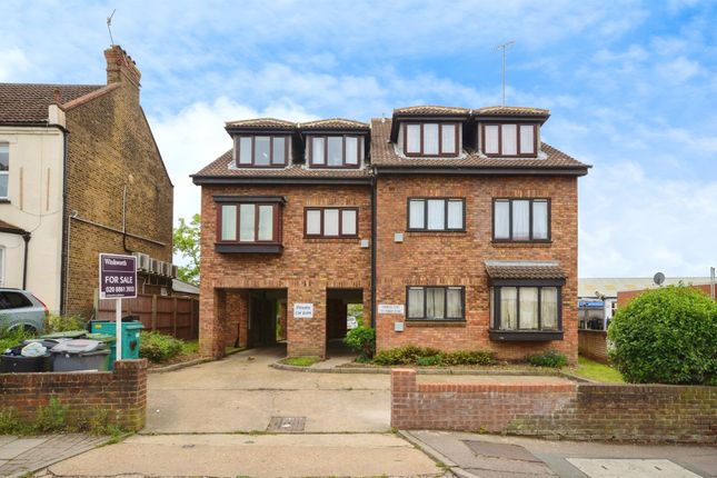 1-bed flat on Flat 7, Oakwood Court, 101, Pinner Road, Harrow, £200,000