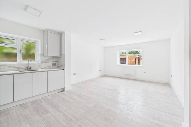 67A,, Shelson Avenue, Middlesex photo 4