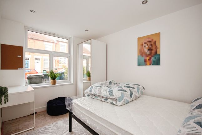 203, Humber Avenue, Coventry photo 2