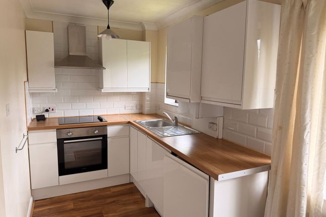 9 Rosecroft Court, The Avenue, London photo 4