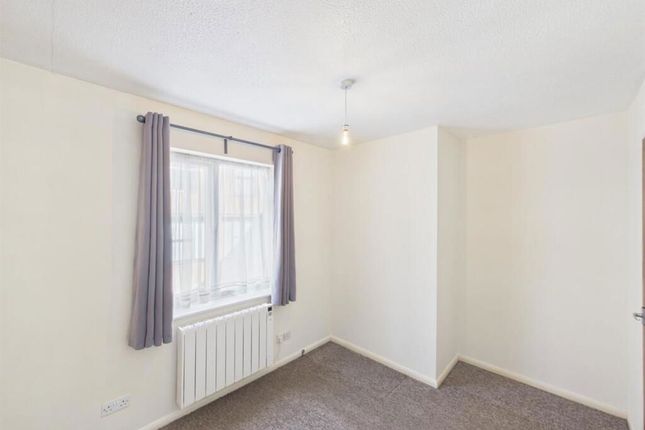 Flat 5 Bell View Manor 10, The Oaks, Ruislip photo 3