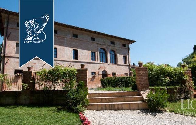 Villa for sale in Buonconvento, Siena, Toscana