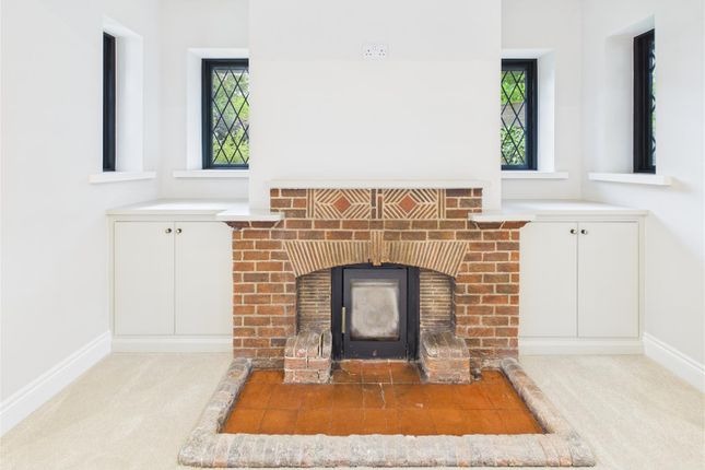 111, Silverdale Avenue, Walton-On-Thames photo 4