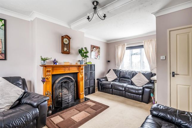 23, Pollards Oak Road, Oxted photo 3