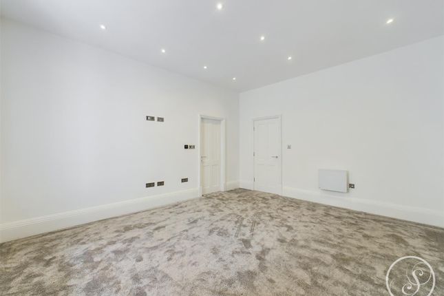 Flat for sale in Victoria Road, Headingley, Leeds