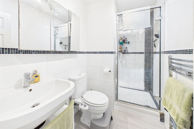 Flat 1, Somersham, 26, Ray Park Avenue, Maidenhead photo 4