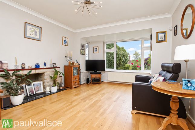 6, Goldington Close, Hoddesdon photo 2