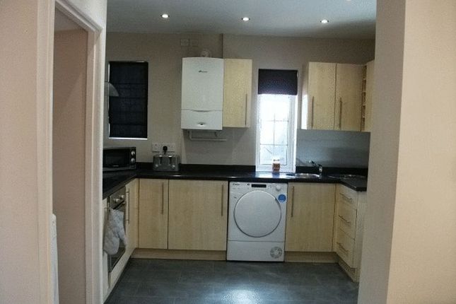 Thumbnail Property to rent in Queensway, Didcot