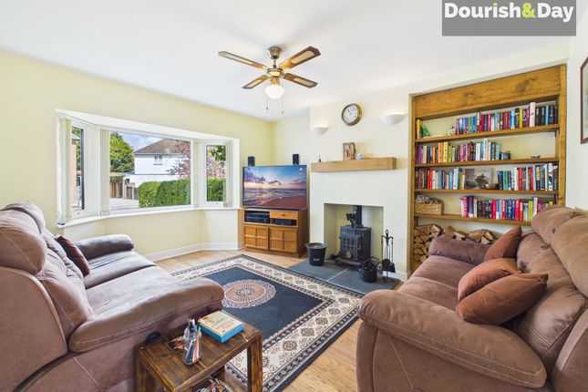 7 Plant Crescent, Stafford photo 2