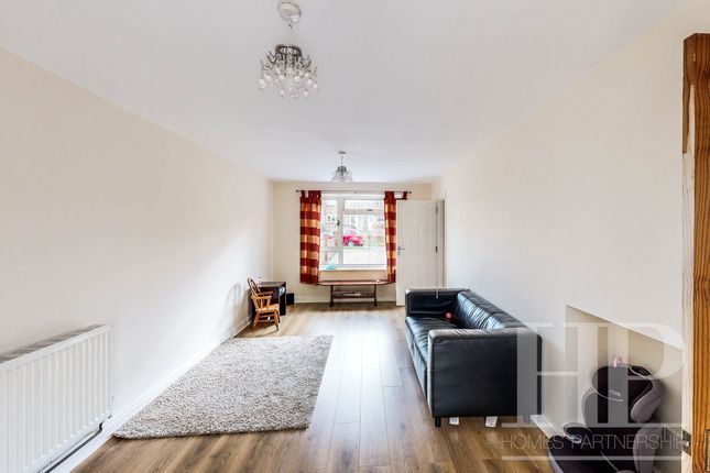 14 Brewer Road, Crawley photo 2