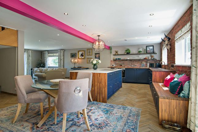 Hillcrest,, Waenllapria, Abergavenny photo 4