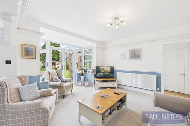 13, Chesham Avenue, Trafford photo 4