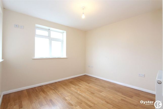 Flat 5, 115 Edgwarebury Lane, Edgware photo 4