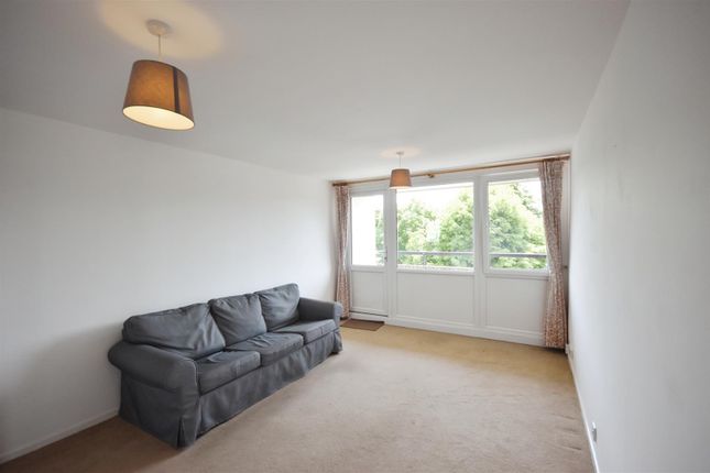 43, Romulus Court, Brentford photo 3
