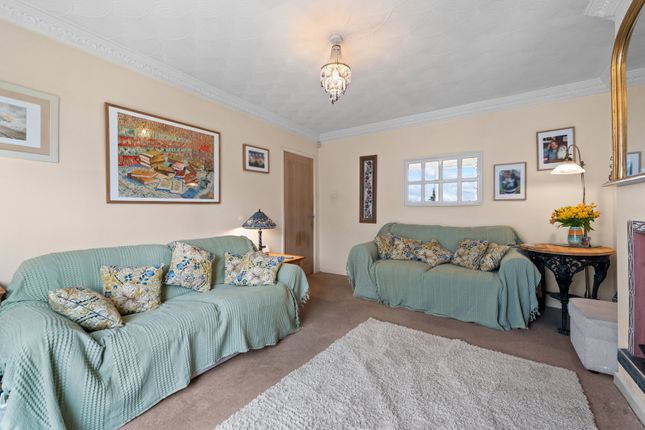 Longfields Crescent, Barnsley photo 2