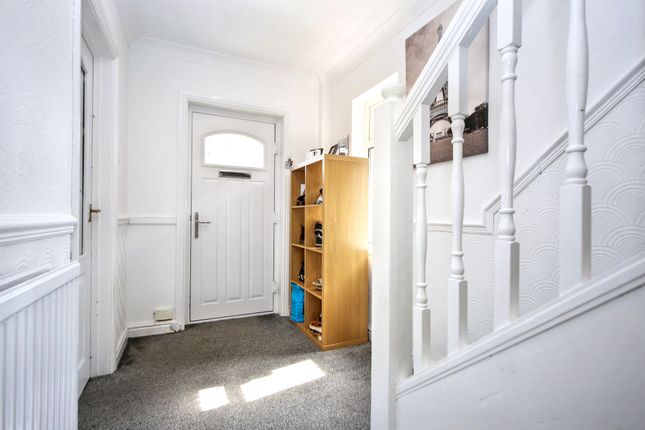12 Longridge Avenue, Wigan photo 4