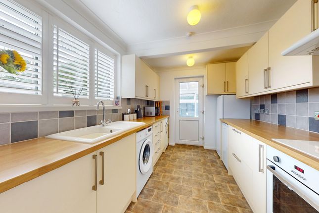 46, Bournewood, Hamstreet photo 3